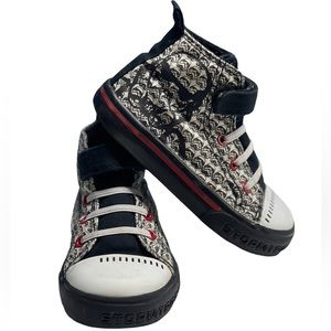 Star Wars high top stormtrooper converse size7 kids